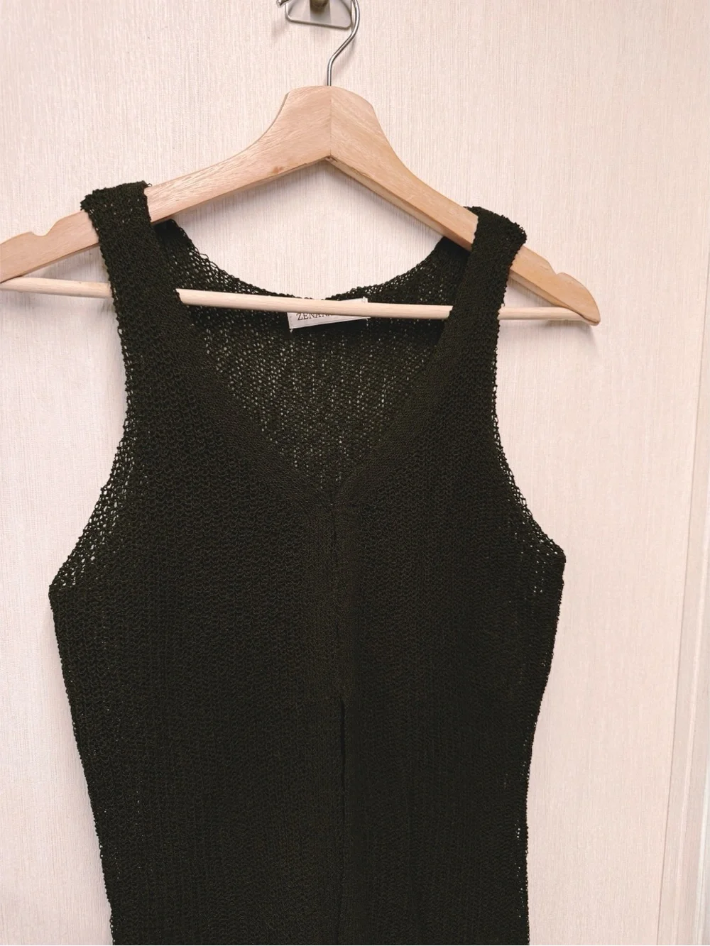 NWOT Zenana Black Hook & Eye Open Knit Sleeveless Sweater Vest, Size Large - Picture 3 of 9